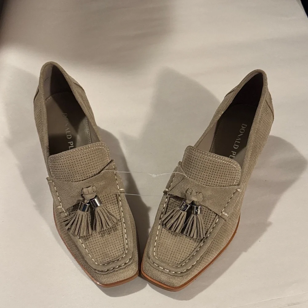 LIKE NEW Condition Donald J. Pliner Beige Suede Tassel Loafers